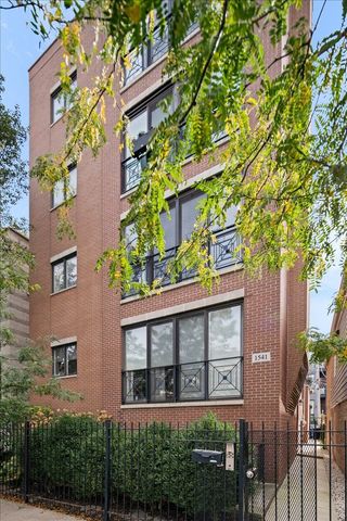 1541 W Chestnut Street 2, Chicago, IL 60642