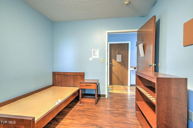 1800 Mountain View Avenue, Kingsport, TN 37664