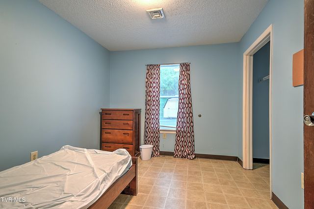 1800 Mountain View Avenue, Kingsport, TN 37664