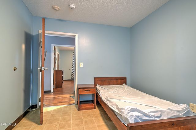 1800 Mountain View Avenue, Kingsport, TN 37664