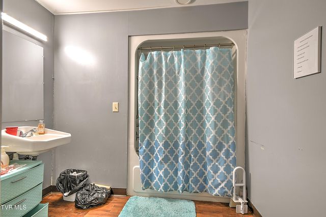 1800 Mountain View Avenue, Kingsport, TN 37664