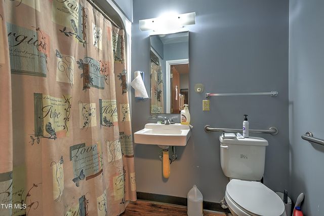 1800 Mountain View Avenue, Kingsport, TN 37664