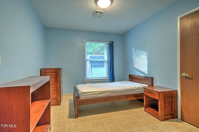 1800 Mountain View Avenue, Kingsport, TN 37664