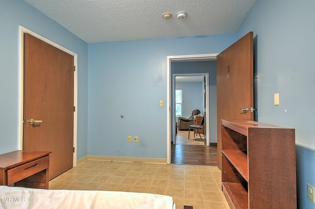 1800 Mountain View Avenue, Kingsport, TN 37664