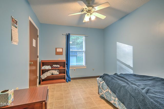 1800 Mountain View Avenue, Kingsport, TN 37664