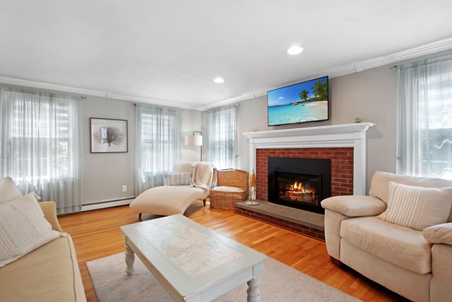 842 Main Street, Wareham, MA 02571