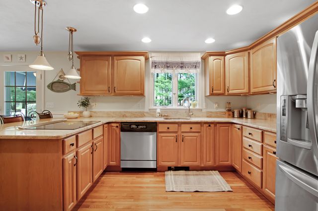 842 Main Street, Wareham, MA 02571
