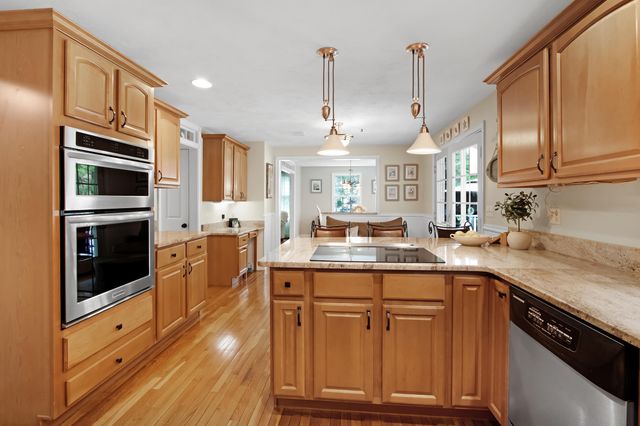 842 Main Street, Wareham, MA 02571