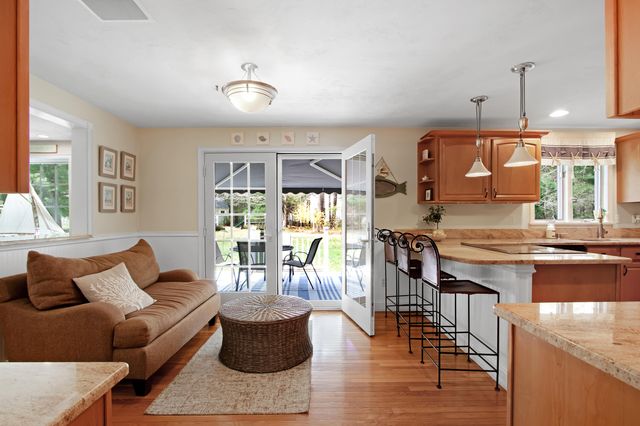 842 Main Street, Wareham, MA 02571