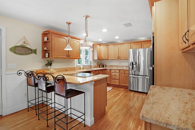 842 Main Street, Wareham, MA 02571
