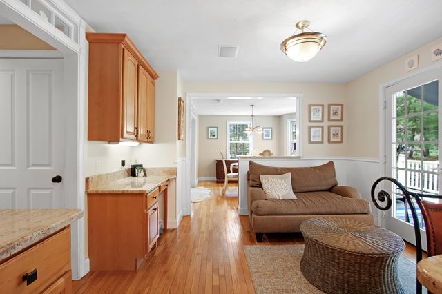 842 Main Street, Wareham, MA 02571