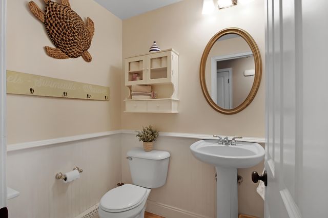 842 Main Street, Wareham, MA 02571