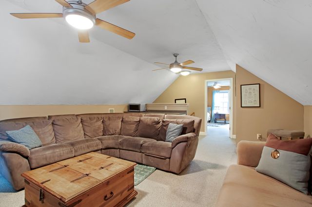 842 Main Street, Wareham, MA 02571