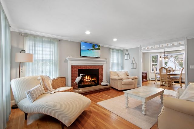 842 Main Street, Wareham, MA 02571