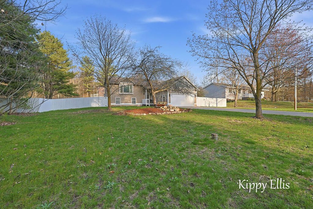 566 S Dangl Road, Muskegon Twp, MI 49442