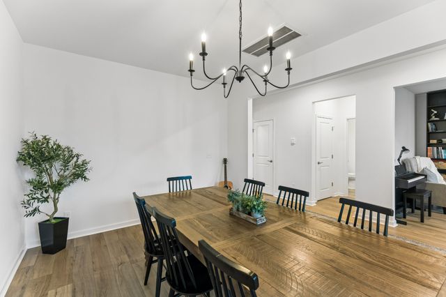 3819 Lantern Ln, Columbia, TN 38401
