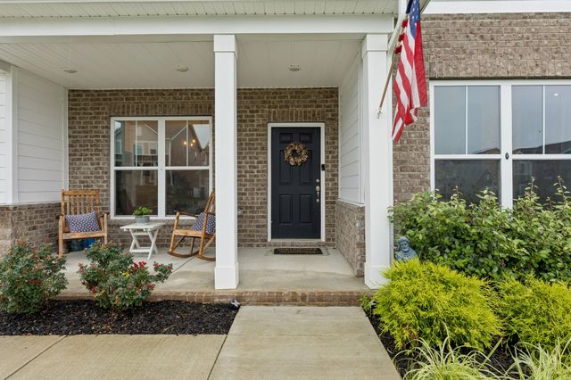 3819 Lantern Ln, Columbia, TN 38401