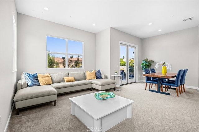 180 Follyhatch, Irvine, CA 92618
