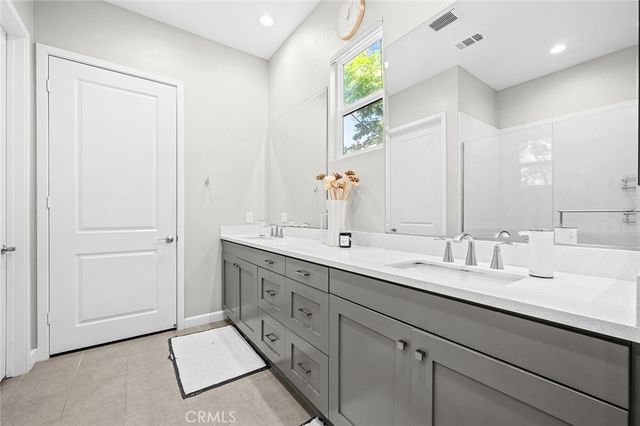 180 Follyhatch, Irvine, CA 92618