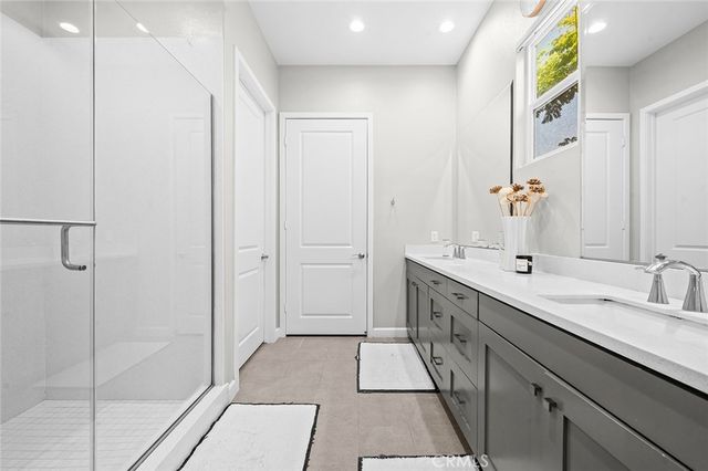 180 Follyhatch, Irvine, CA 92618