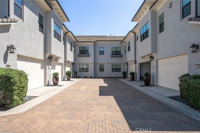 180 Follyhatch, Irvine, CA 92618