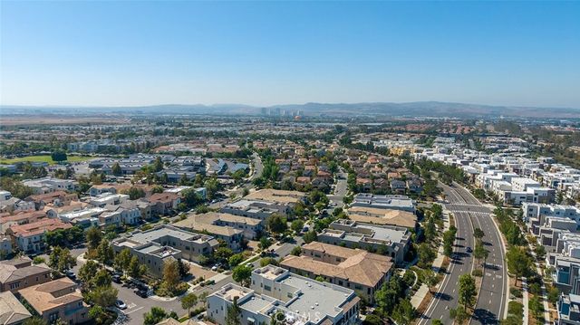 180 Follyhatch, Irvine, CA 92618