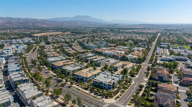 180 Follyhatch, Irvine, CA 92618