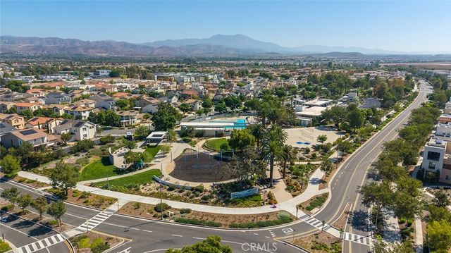180 Follyhatch, Irvine, CA 92618