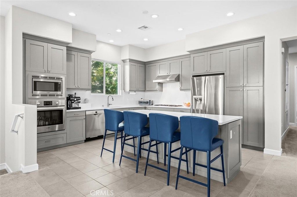 180 Follyhatch, Irvine, CA 92618 — photo 3