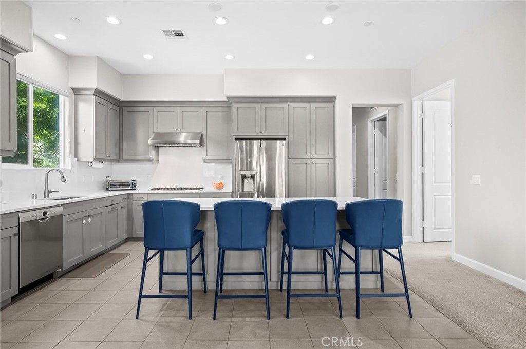 180 Follyhatch, Irvine, CA 92618 — photo 4