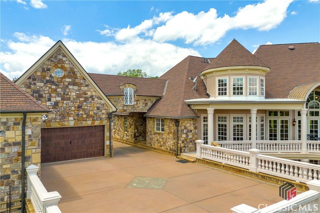 Image 16 of property listing at 3881 Sims Bridge Road, Monroe, GA 30656