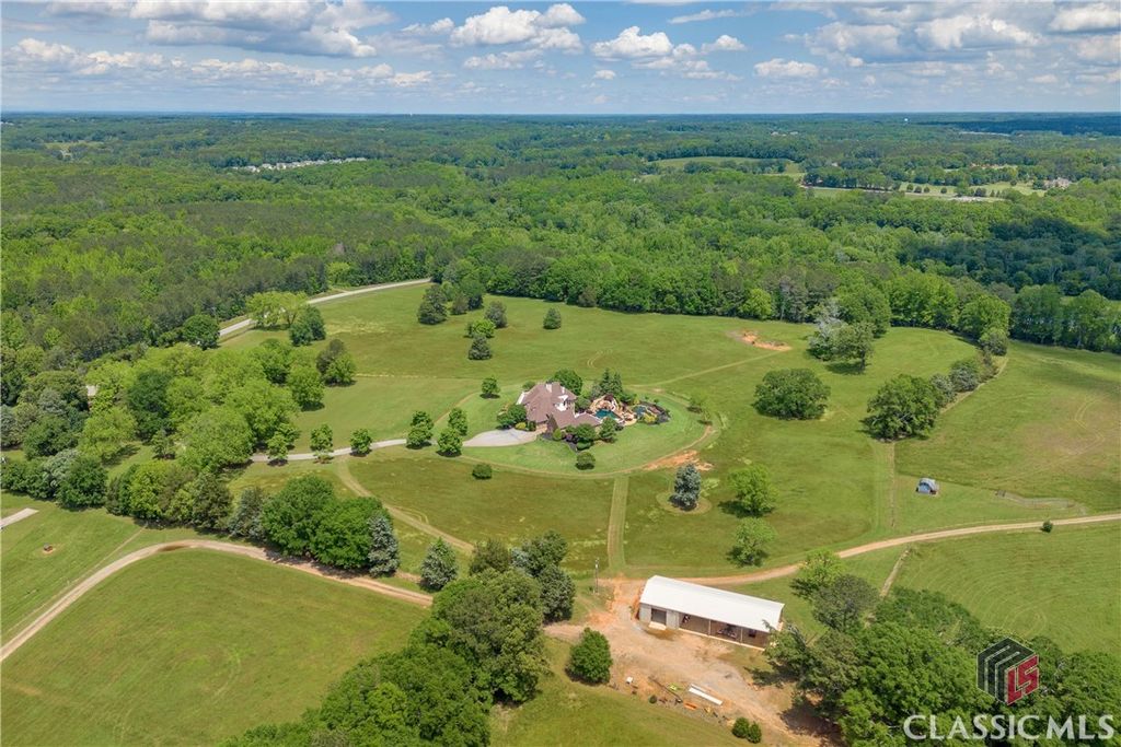 Image 8 of property listing at 3881 Sims Bridge Road, Monroe, GA 30656