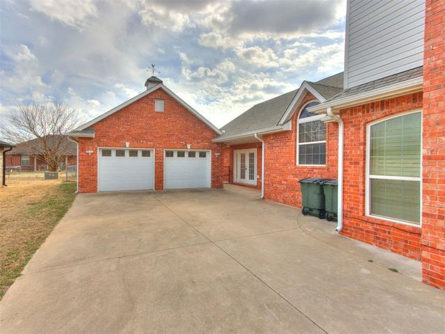 4832 Montrose Drive, Del City, OK 73115