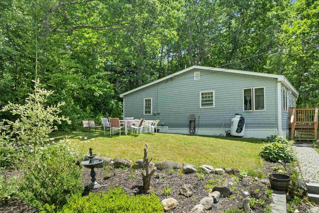 25 South Mayhew Turnpike, Hebron, NH 03241