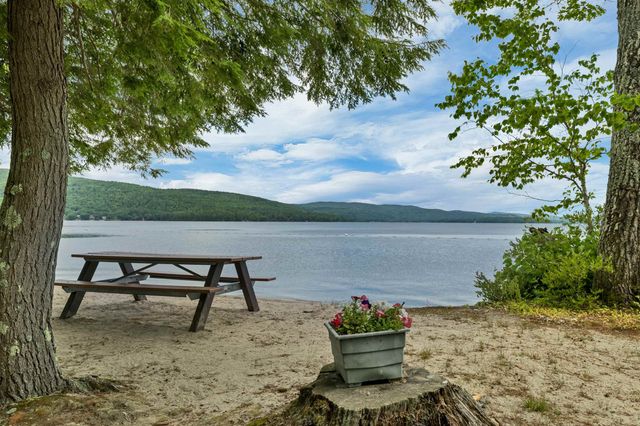 25 South Mayhew Turnpike, Hebron, NH 03241