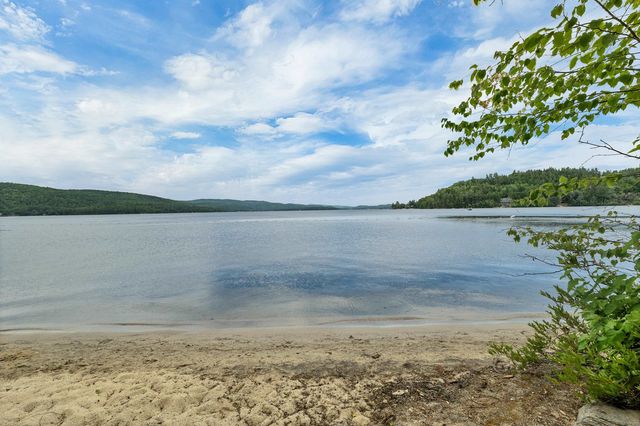 25 South Mayhew Turnpike, Hebron, NH 03241