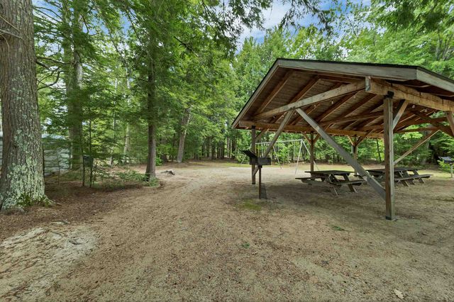 25 South Mayhew Turnpike, Hebron, NH 03241