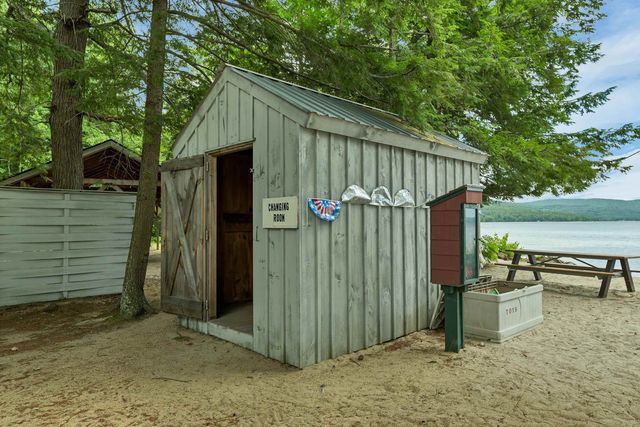 25 South Mayhew Turnpike, Hebron, NH 03241