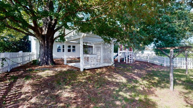 10665 Highway 54, Paris, TN 38242