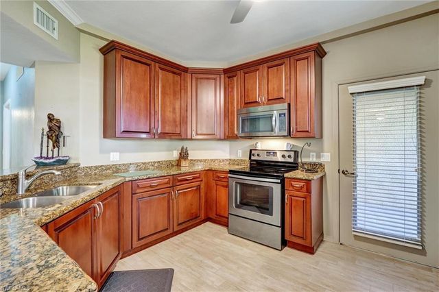 1750 Concordia Lake CIR 101, Cape Coral, FL 33909