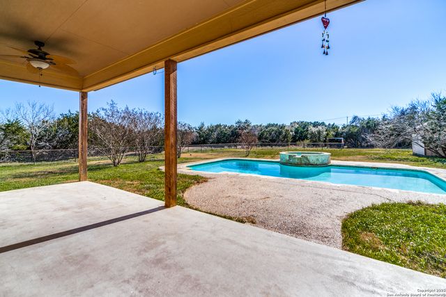 811 Stirrup, Spring Branch, TX 78070