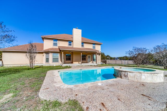 811 Stirrup, Spring Branch, TX 78070