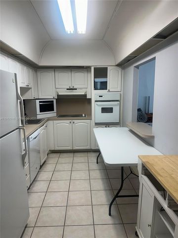 19390 Collins Avenue 1019, Sunny Isles Beach, FL 33160