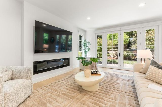 145 Gloria Circle, Menlo Park, CA 94025