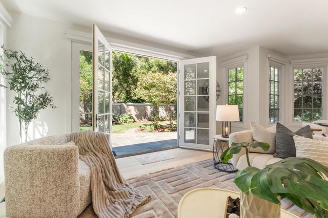 145 Gloria Circle, Menlo Park, CA 94025