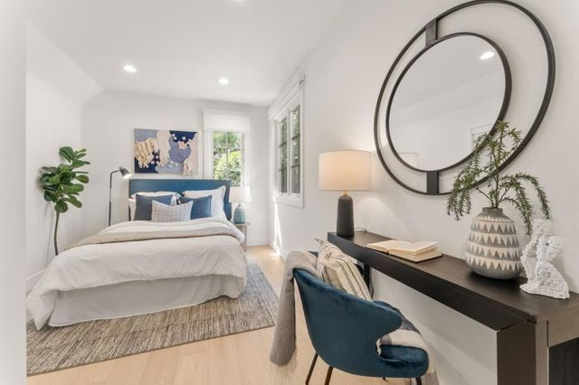 145 Gloria Circle, Menlo Park, CA 94025