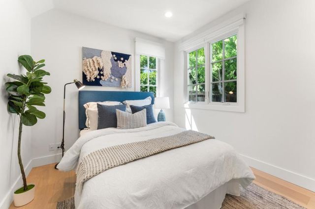 145 Gloria Circle, Menlo Park, CA 94025