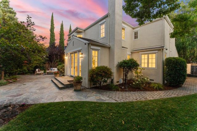 145 Gloria Circle, Menlo Park, CA 94025