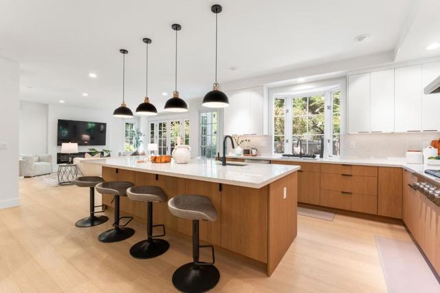 145 Gloria Circle, Menlo Park, CA 94025