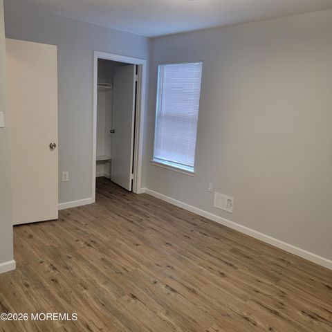 2 Carnaby Close, Freehold, NJ 07728